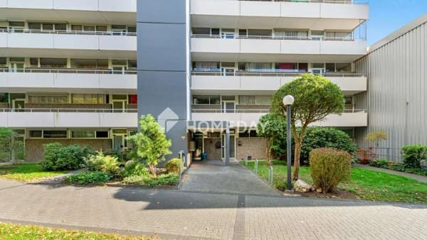 Immobilie in Kerpen - Großzügige 4-Zimmer-Wohnung mit 7% Brutto-Rendite, 100 m² Wohnfläche, Loggia und EBK - Bild 0