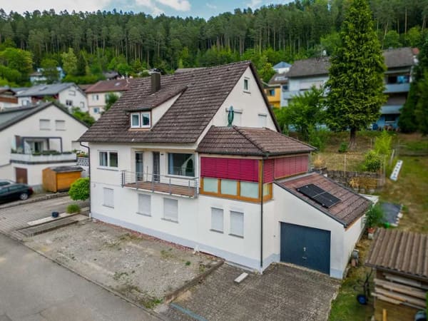 Immobilie in Epfendorf - Drei Wohnungen, ein Zuhause: Eigennutzung und Mietertrag in Epfendorf - Bild 1