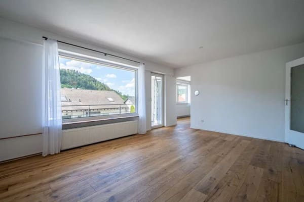 Immobilie in Epfendorf - Drei Wohnungen, ein Zuhause: Eigennutzung und Mietertrag in Epfendorf - Bild 2