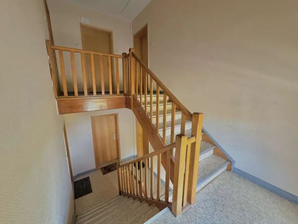 Immobilie in Mörfelden-Walldorf - Helle NEU renovierte DG-Wohnung mit Einbauküche & Kellerabteil ideal für Anleger, Singles & Paare! - Bild 1