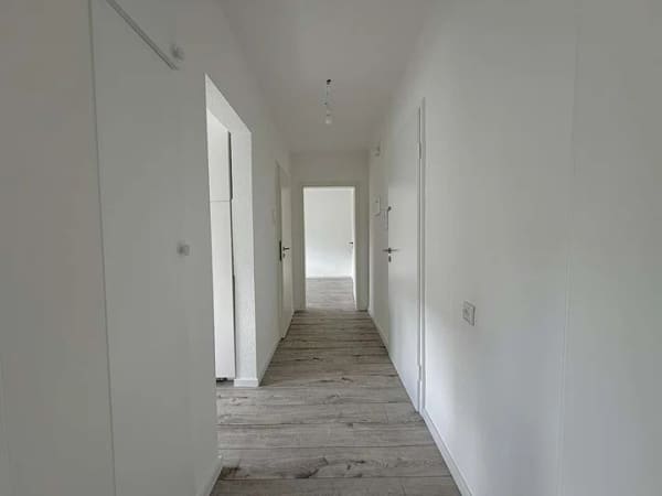 Immobilie in Mörfelden-Walldorf - Helle NEU renovierte DG-Wohnung mit Einbauküche & Kellerabteil ideal für Anleger, Singles & Paare! - Bild 2