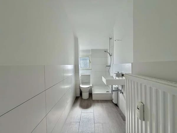 Immobilie in Mörfelden-Walldorf - Helle NEU renovierte DG-Wohnung mit Einbauküche & Kellerabteil ideal für Anleger, Singles & Paare! - Bild 4