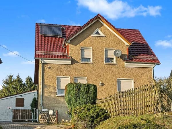 Immobilie in Gerstungen - Charmantes Einfamilienhaus mit großem Grundstück und viel Potenzial in Gerstungen - Bild 0