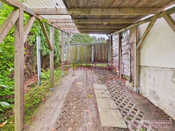 Immobilie in Großbreitenbach - Vielseitiges Zweifamilienhaus mit Carport und großzügigem Nebengebäude - Bild 3