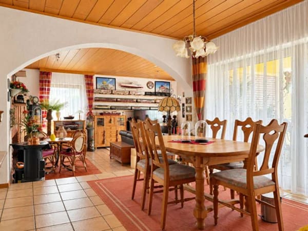 Immobilie in Hagenbach - Freistehendes Einfamilienhaus mit Garten und großer Garage in Hagenbach - Bild 1