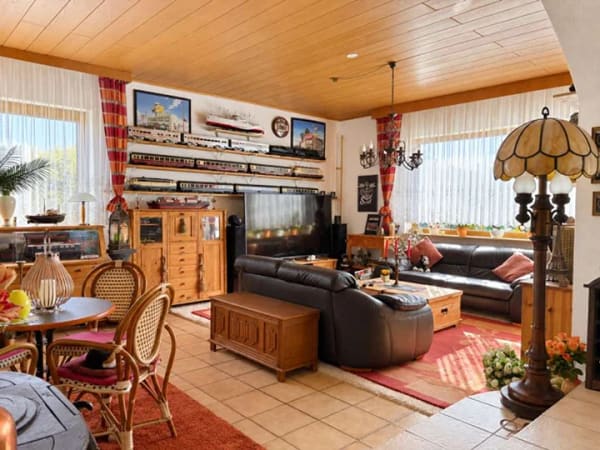 Immobilie in Hagenbach - Freistehendes Einfamilienhaus mit Garten und großer Garage in Hagenbach - Bild 2