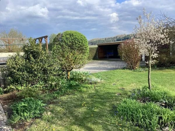 Immobilie in Blankenhain - Freistehendes EFH im Landhausstil: weitläufiges Grundstück am Feldrand, Doppelgarage & Carport - Bild 4