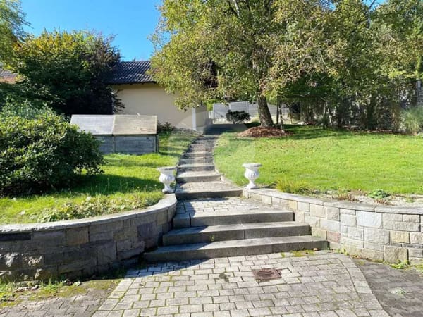 Immobilie in Hauzenberg - SONNIGER WINKELBUNGALOW MIT EINLIEGERWOHNUNG - Bild 3