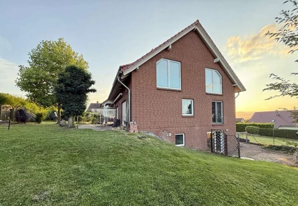 Immobilie in Nienstädt - Gute Aussicht – hochwertiges Zweifamilienhaus - Bild 1