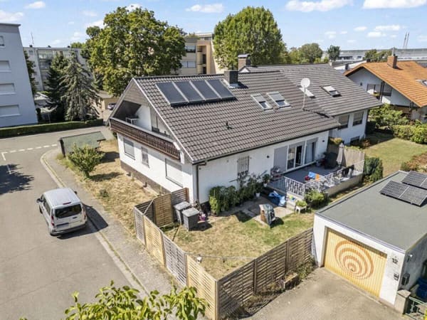 Immobilie in Nußloch - Großzügiges 1- bis 2-Familienhaus mit Garten und 3 Stellplätzen in ruhiger Lage - Bild 1