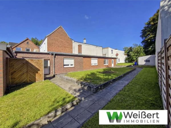 Immobilie in Itzehoe - Ebenerdig wohnen in zentraler Itzehoer Lage – Bungalow mit Potenzial auf ca. 460 m² Grundstück - Bild 0