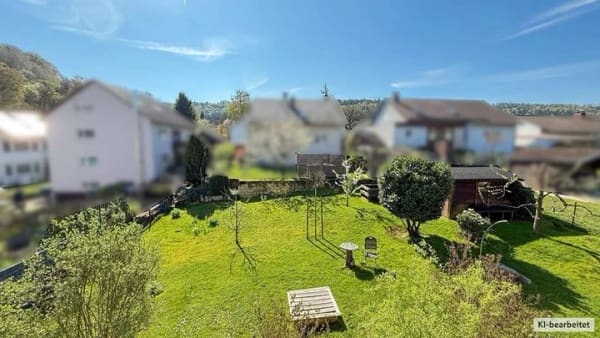 Immobilie in Lorch - Zweifamilienhaus mit traumhaftem Garten und Ausbaureserve! - Bild 1