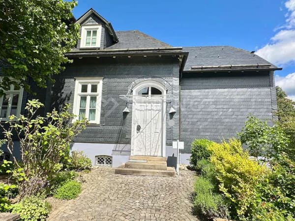 Immobilie in Wilnsdorf - ALTBAU - VILLA | HISTORISCHES DENKMAL | WILNSDORF - Bild 1