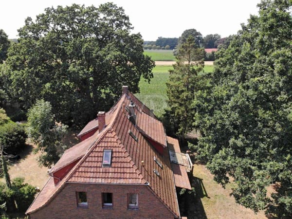 Immobilie in Wardenburg - Großzügiges Wohnhaus auf weitläufigem Grundstück in naturnaher Ortsrandlage von Wardenburg - Bild 2