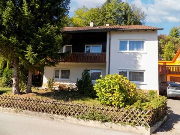 Immobilie in Stockach - Dreifamilienhaus mit Entwicklungspotenzial in ruhiger Lage von Stockach - Bild 0