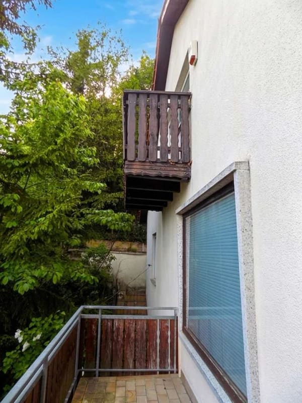 Immobilie in Stockach - Dreifamilienhaus mit Entwicklungspotenzial in ruhiger Lage von Stockach - Bild 1