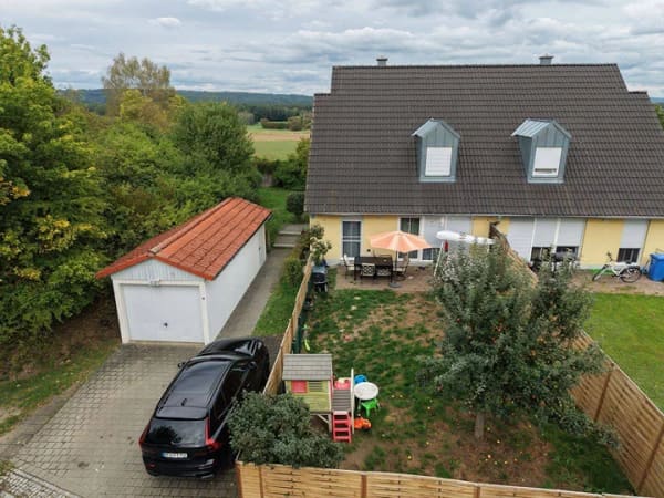 Immobilie in Eschenbach i.d.OPf. - Doppelhaushälfte in Eschenbach – solide Immobilie mit außergewöhnlich planbarer Vermietung - Bild 0