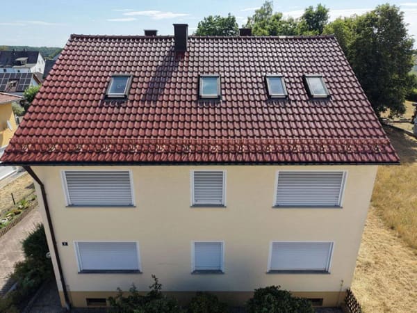 Immobilie in Grafenwöhr - Großzügiges Zweifamilienhaus mit 1.042 m² Grundstück und Doppelgarage - Bild 0