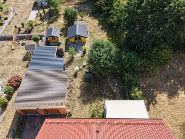 Immobilie in Grafenwöhr - Großzügiges Zweifamilienhaus mit 1.042 m² Grundstück und Doppelgarage - Bild 2