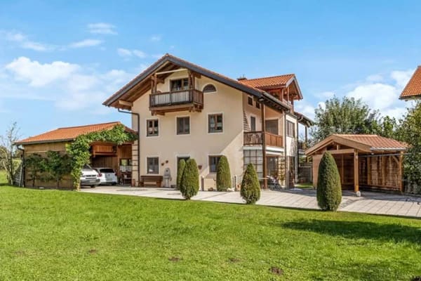 Immobilie in Eggstätt - Mehrfamilienhaus mit 4 Wohnungen und idyllischem Garten - Bild 0