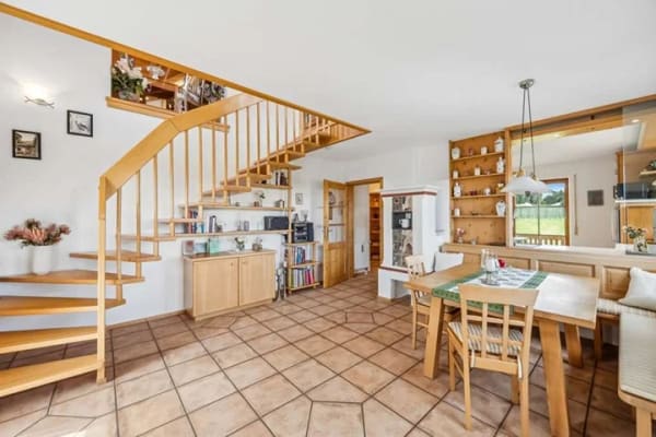 Immobilie in Eggstätt - Mehrfamilienhaus mit 4 Wohnungen und idyllischem Garten - Bild 1