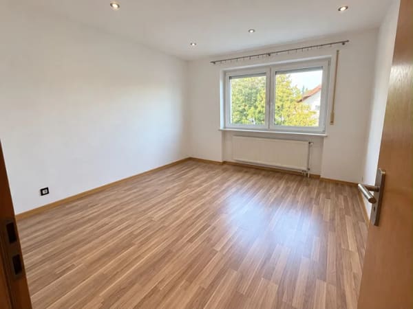 Immobilie in Abensberg - Schöne 3-Zimmer Wohnung mit Balkon und Garage in Abensberg - Bild 2