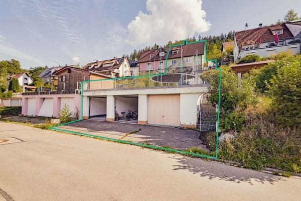 Immobilie in Vöhrenbach - SALUTI | DHH in Vöhrenbach mit Schwarzwaldblick | 3 Garagen und Wärmepumpe - Bild 3