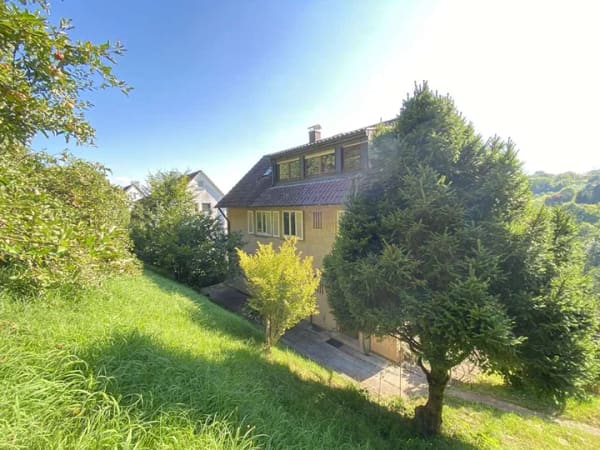 Immobilie in Reichenbach an der Fils - 1 - 3 Familienhaus in grüner Lage und vielfältigen Entwicklungsmöglichkeiten - Bild 0