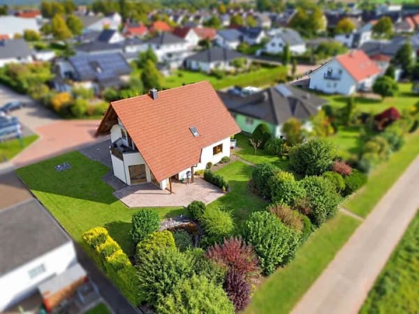 Immobilie in Lauenförde - Modern wohnen, naturnah leben. 
1-2 Familienhaus in Lauenförde - Bild 0