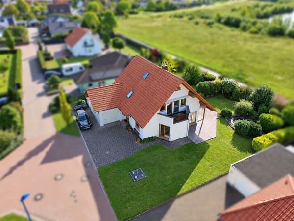Immobilie in Lauenförde - Modern wohnen, naturnah leben. 
1-2 Familienhaus in Lauenförde - Bild 1