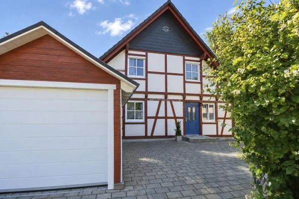 Immobilie in Nordhalben - Exklusive Fachwerkidylle mit zusätzlichen Nutzungsmöglichkeiten und herrlichem Weitblick ins Grüne - Bild 0