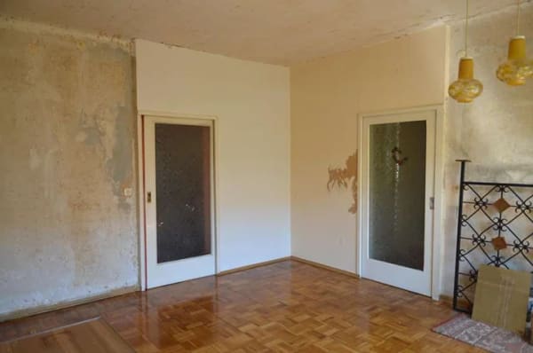 Immobilie in Ohrdruf - Fachwerk-Doppelhaushälfte mit Werkstatt, 2 Garagen, eigener Einfahrt und Ausbaupotenzial - Bild 4