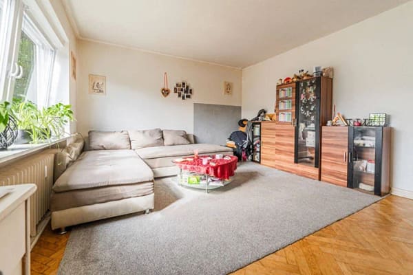 Immobilie in Flensburg - 6,2 % Rendite inkl. Mietzuschuss / Vermietete 4-Zimmer-Wohnung mit Einbauküche in Flensburg-Mürwik - Bild 0