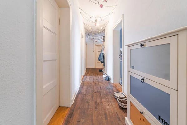 Immobilie in Flensburg - 6,2 % Rendite inkl. Mietzuschuss / Vermietete 4-Zimmer-Wohnung mit Einbauküche in Flensburg-Mürwik - Bild 1