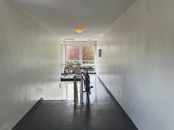 Immobilie in Hamburg - Wohnungspaket mit sieben Wohnungen und kleiner Gewerbeeinheit - eine Wohnung frei - Bild 2