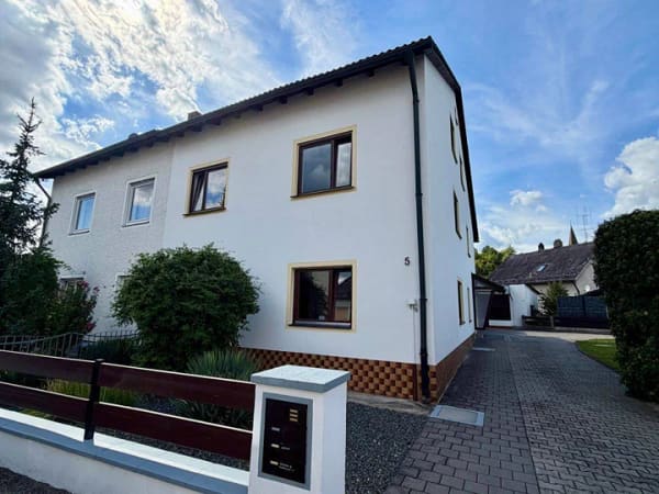 Immobilie in Sulzbach-Rosenberg - Eigenheim und Vermietung perfekt kombiniert! Doppelhaushälfte in Sulzbach-Rosenberg - Bild 1