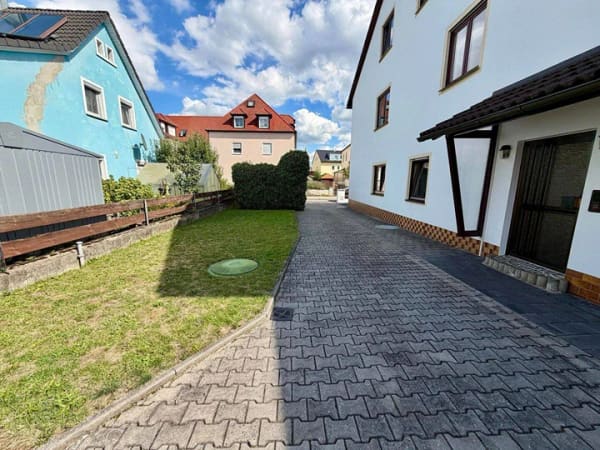 Immobilie in Sulzbach-Rosenberg - Eigenheim und Vermietung perfekt kombiniert! Doppelhaushälfte in Sulzbach-Rosenberg - Bild 2