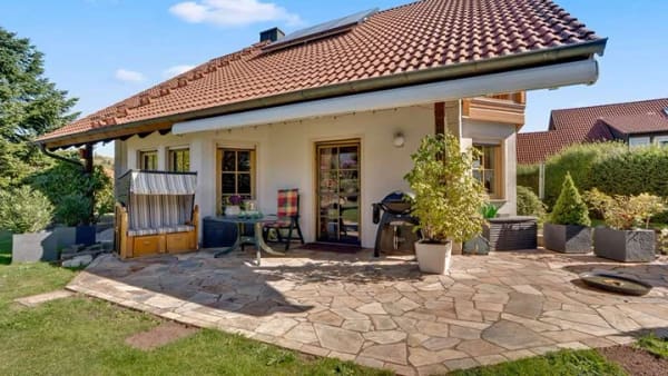 Immobilie in Schlüsselfeld - Traumhafte Feldrandlage! Modernisiertes Einfamilienhaus mit Pelletheizung und gepflegtem Garten - Bild 4