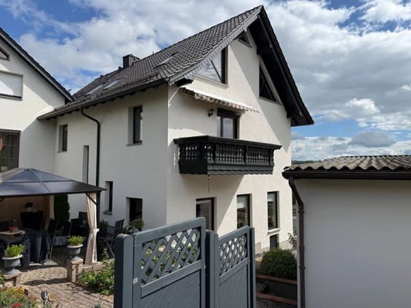 Immobilie in Dermbach - Hochwertiges Wohnhaus in schöner Lage von Gehaus  - Bild 0