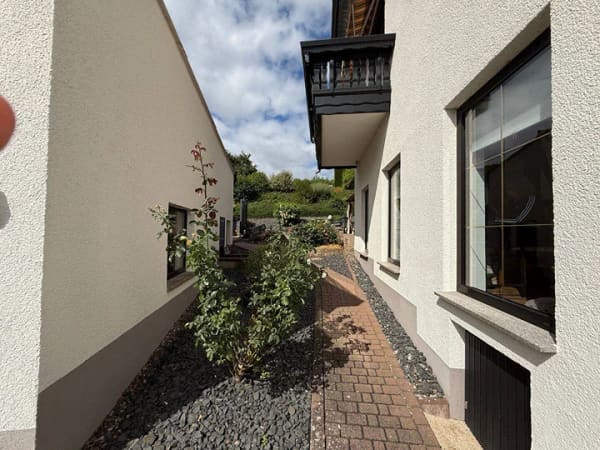 Immobilie in Dermbach - Hochwertiges Wohnhaus in schöner Lage von Gehaus  - Bild 3