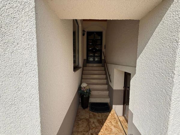 Immobilie in Dermbach - Hochwertiges Wohnhaus in schöner Lage von Gehaus  - Bild 4