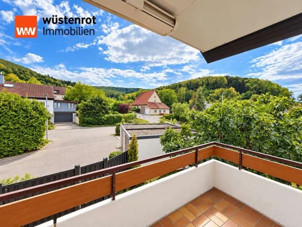 Immobilie in Gammelshausen - Wunderschöne 5 Zimmer Eigentumswohnung mit Balkon in Gammelshausen - Bild 0