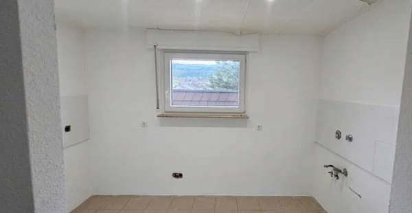 Immobilie in Nußloch - Wohnen mit Weitblick und Wohlfühlfaktor moderne Dachgeschosswohnung mit Balkon und Garage in Nußloch - Bild 3