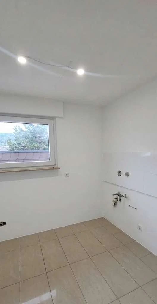 Immobilie in Nußloch - Wohnen mit Weitblick und Wohlfühlfaktor moderne Dachgeschosswohnung mit Balkon und Garage in Nußloch - Bild 4