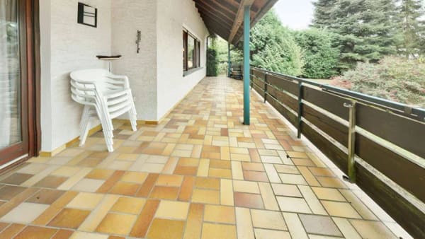 Immobilie in Breckerfeld - Gemeinsam wohnen, eigenständig leben - Zweifamilienhaus mit 221 m² Wohnfläche und großem Grundstück - Bild 2