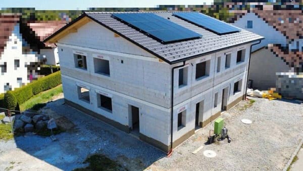 Immobilie in Schöllnach - SELBST AUSBAUEN & INDIVIDUELL GESTALTEN: AUSBAUHAUS/DOPPELHAUSHÄLFTE ZU ERWERBEN! - Bild 1