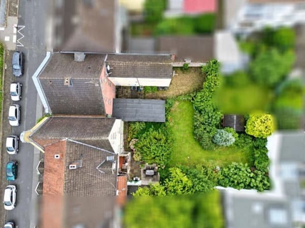 Immobilie in Paderborn - Zwei Mehrfamilienhäuser im Paket - gewachsene Gebäudestruktur mit Entwicklungsperspektive - Bild 1