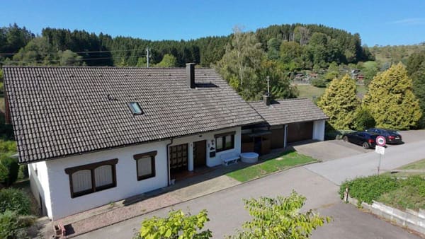 Immobilie in Dornstetten - Viel Platz. Viel Grün. Viel Lebensqualität. – Großzügiges Einfamilienhaus in ruhiger Lage - Bild 0