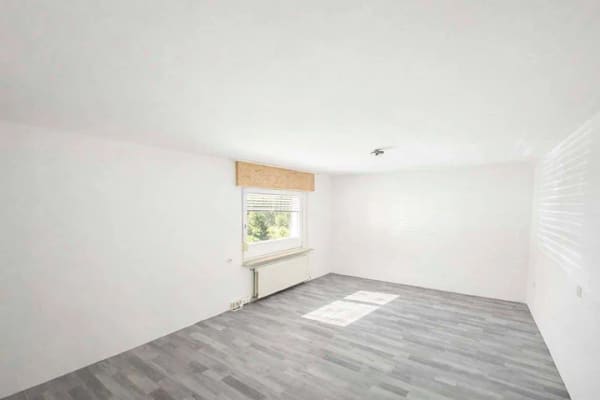 Immobilie in Wadersloh - Sanierungsprojekt mit Substanz: Zweifamilienhaus mit Ausbaureserve und großem Potenzial in Wadersloh - Bild 2
