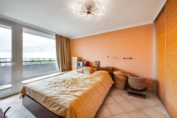 Immobilie in Taufkirchen - AIGNER - Über den Dächern von Taufkirchen! Helle 2 Zimmerwohnung mit West-Balkonen - Bild 2